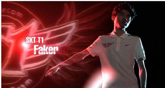 LPL documentary clip from JD Gaming Yagao ： 我在职业选手中算是比较老了