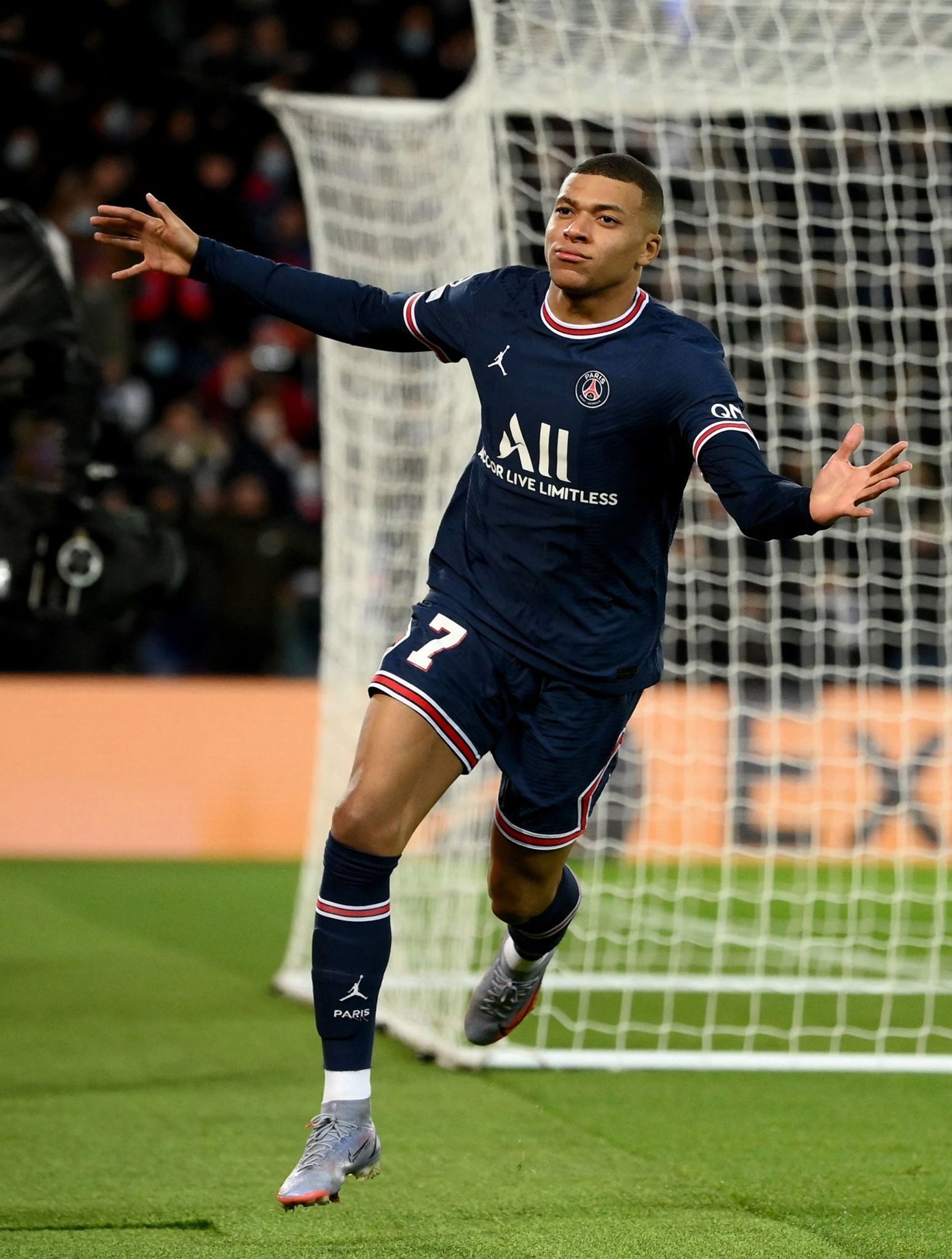 法媒预测摩纳哥vs大巴黎首发：登贝莱PK巴洛贡，波巴替补